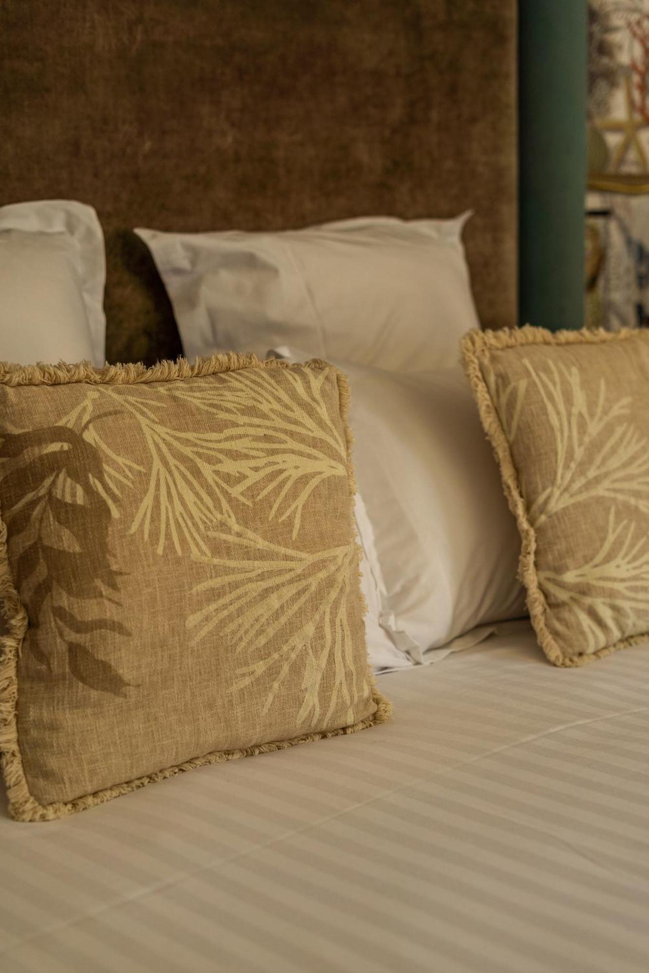 Castel Bois Marie, Maison D'Hotes Монтобан Экстерьер фото Cushions