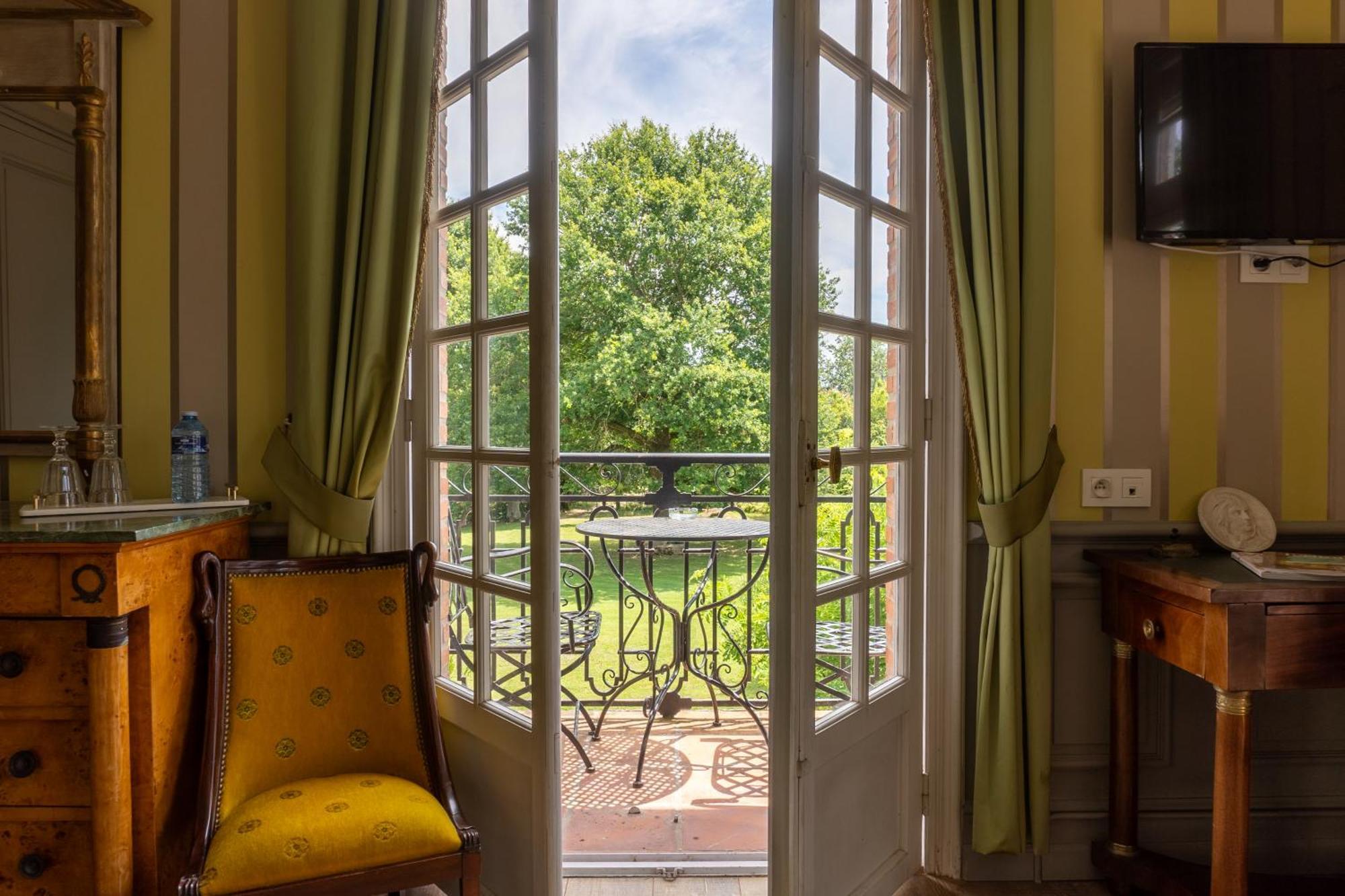 Castel Bois Marie, Maison D'Hotes Монтобан Экстерьер фото A room at the hotel