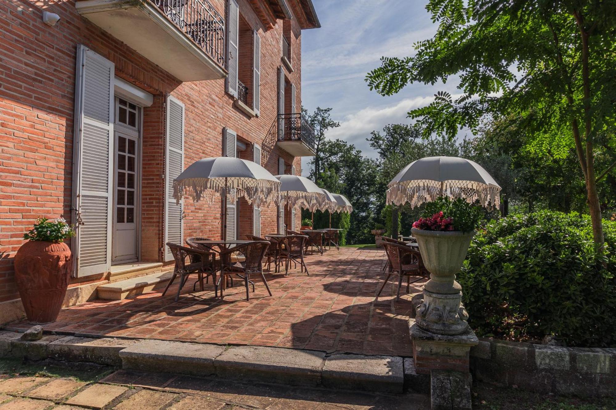 Castel Bois Marie, Maison D'Hotes Монтобан Экстерьер фото The terrace of the restaurant