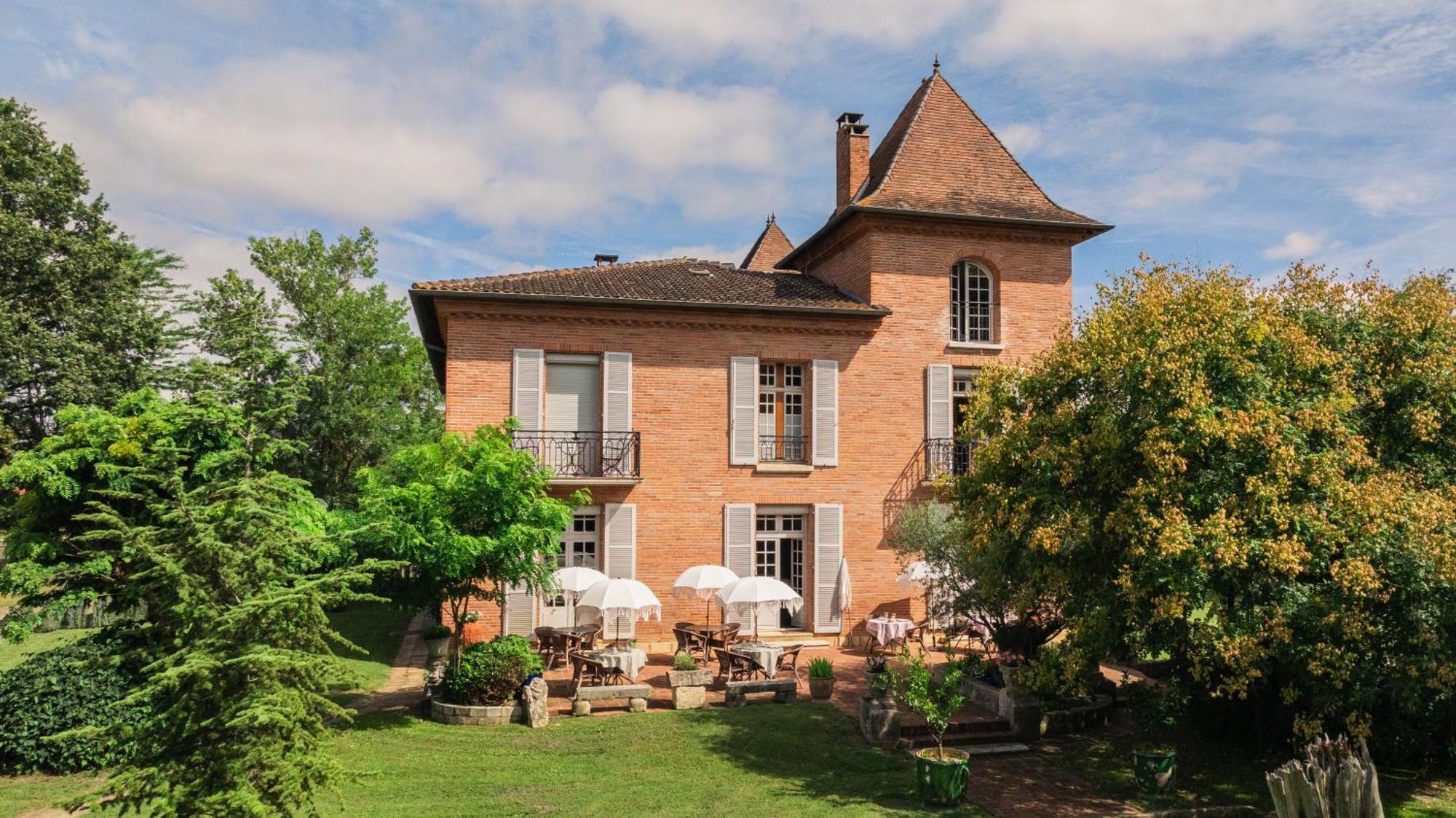 Castel Bois Marie, Maison D'Hotes Монтобан Экстерьер фото The town hall in Saint-André-de-Pierre-Colamine